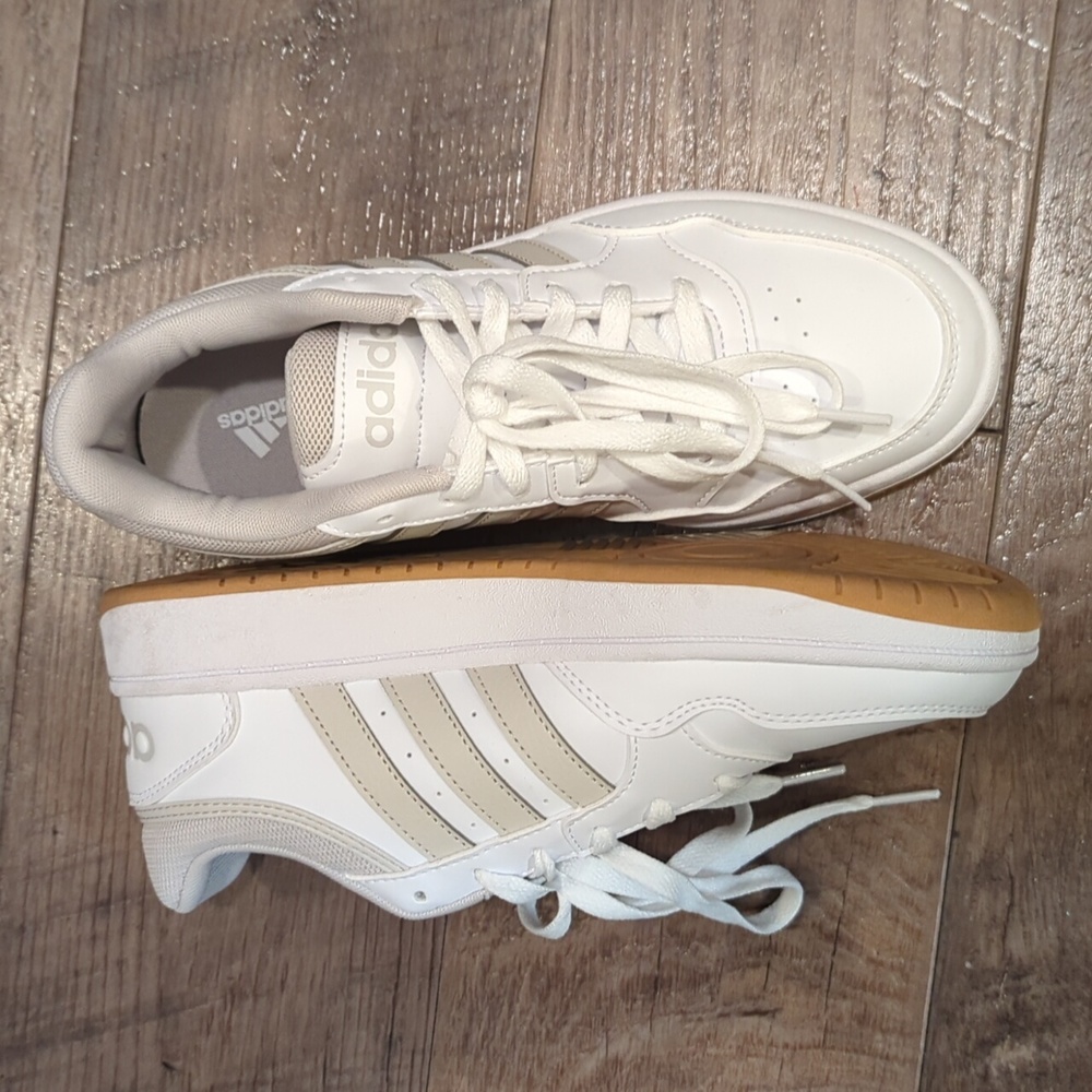 Women Adidas shoes